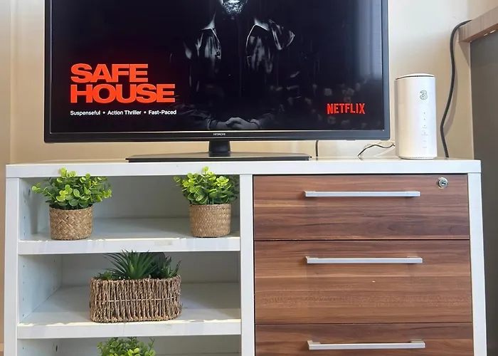 Stylish * Bradford (West Yorkshire)